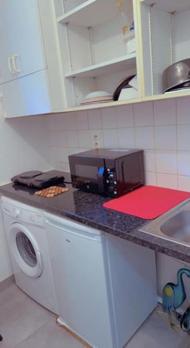 Home Sweet Home In Pau Bagian luar foto